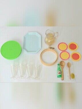AMERICAN GIRL ACCESSORIES LOT, CAKE PLATE, PLATES, SUNDAE GLASSES, PITCHER, MORE